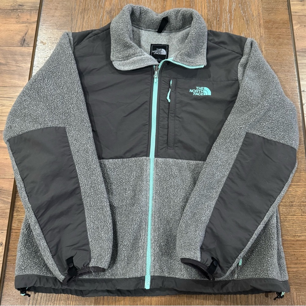 The North Face women’s Gray and Black Performance Jacket